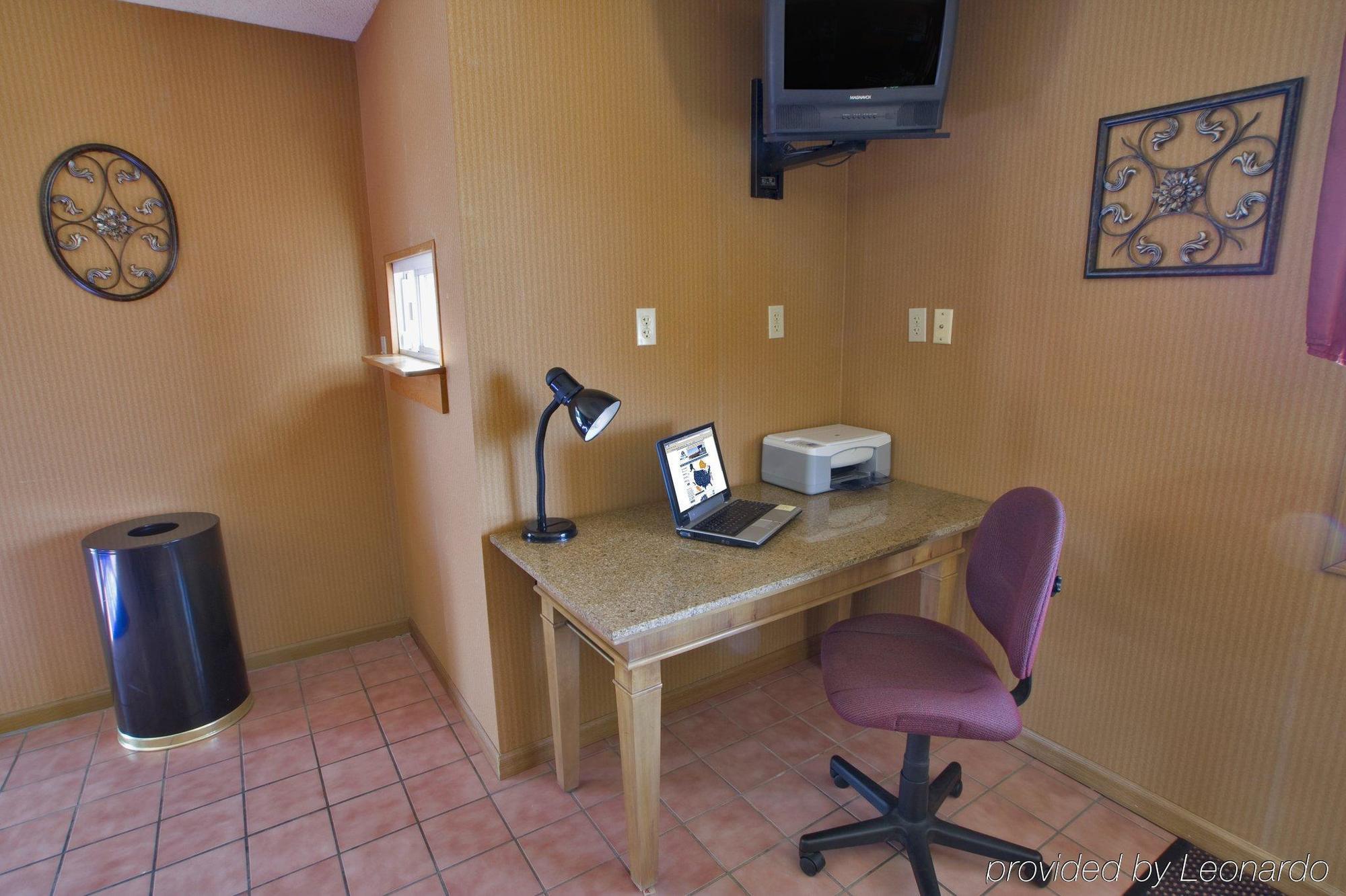 Americas Best Value Inn-Celina Интерьер фото